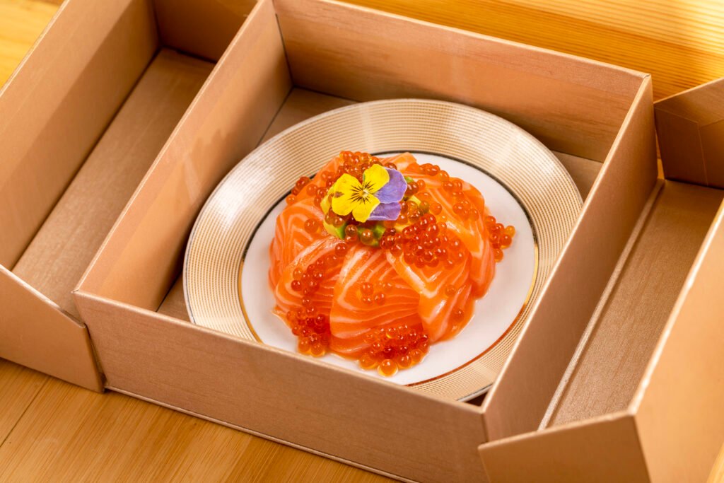 尖沙咀居酒屋推介!KAIYŌ年輕玩味副線登陸K11 MUSEA:頂級食材高CP值展現、五星級天婦羅與關西風壽喜燒專賣 三文魚刺身蛋糕 salmon sushi cake